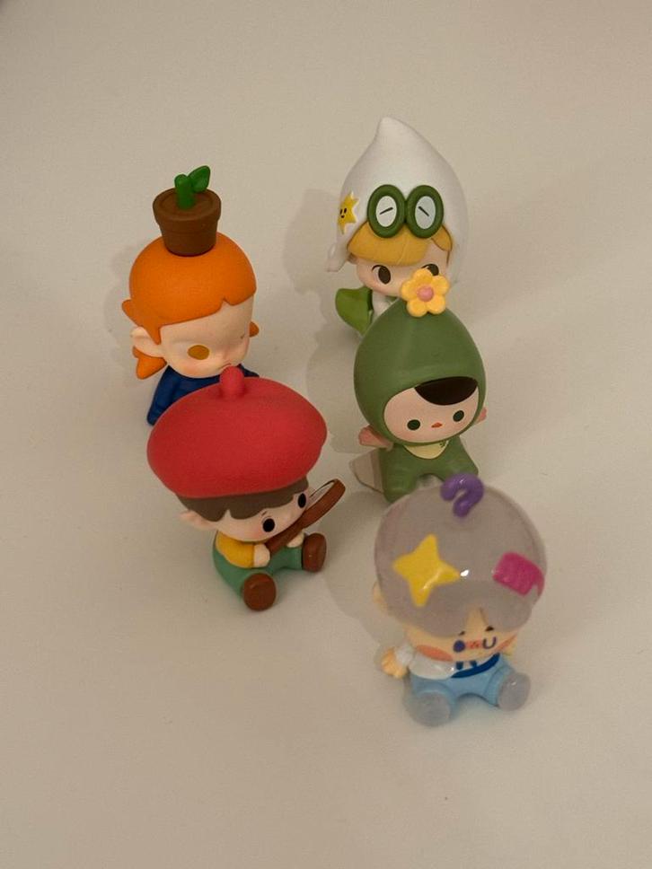 5 Popmart Popbeans 'Going Outing With Me' Serie, Kinderen en Baby's, Speelgoed | Poppen, Zo goed als nieuw, Overige typen, Ophalen of Verzenden