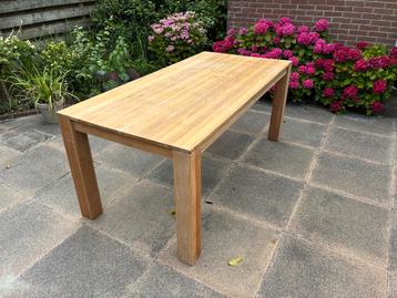 Massief blank eikenhouten eettafel beschikbaar voor biedingen