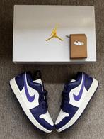 Unisex Jordan 1 Low Purple Sail WMNS - Maat 39 - Nieuw, Kleding | Heren, Ophalen of Verzenden, Zo goed als nieuw, Wit