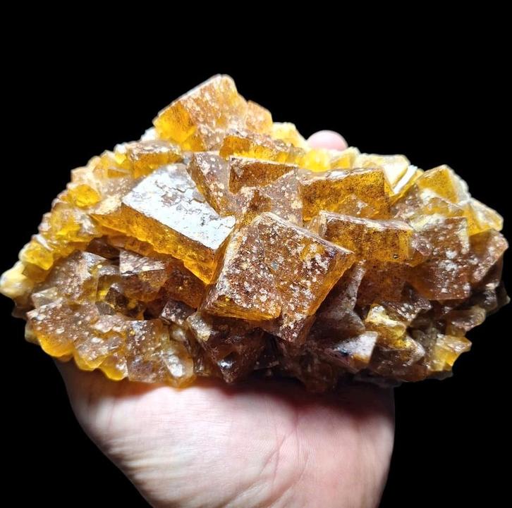 GROTE DUITSE FLUORIET (=UV), Verzamelen, Mineralen en Fossielen, Mineraal, Ophalen of Verzenden