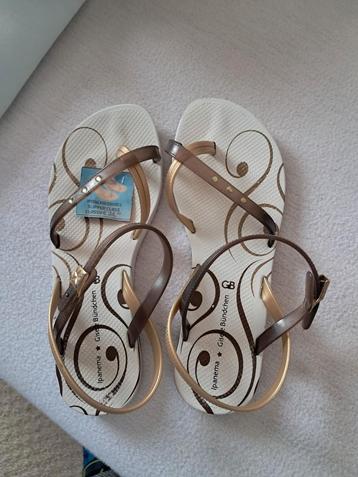 Dames sandalen  ipanema mt37kleur gebrokenwit beschikbaar voor biedingen