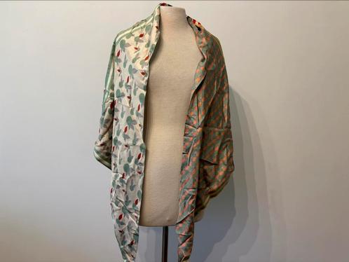 Gave zijden sjaal van Mucho Gusto, Kleding | Dames, Mutsen, Sjaals en Handschoenen, Nieuw, Sjaal, Verzenden