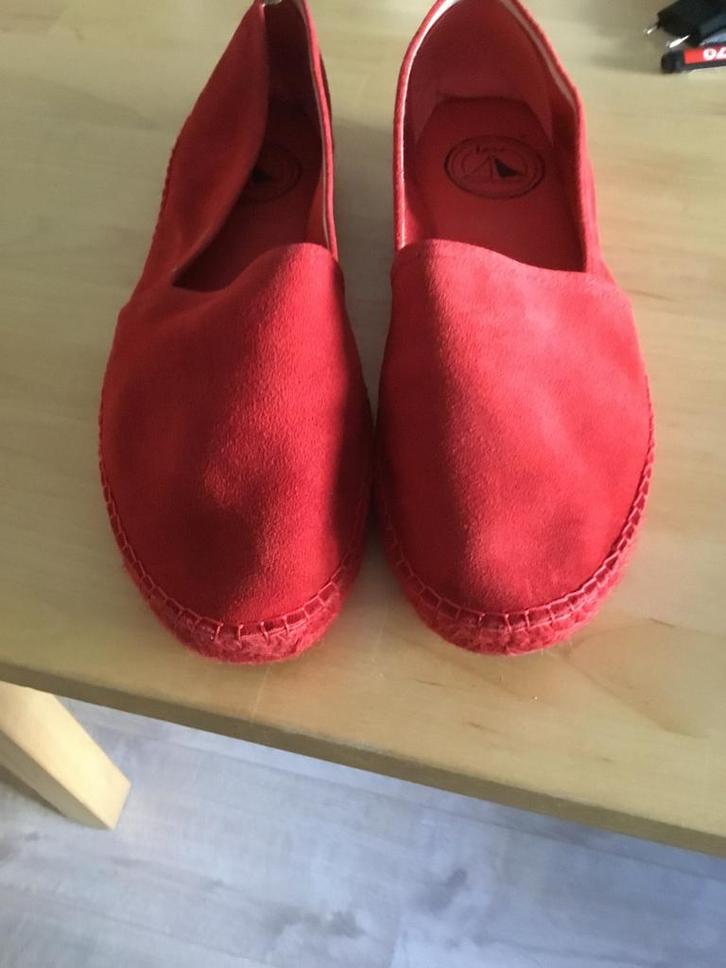ZGAN Rode suède Espadrilles mt 44, Kleding | Dames, Schoenen, Zo goed als nieuw, Espadrilles of Moccasins, Rood, Ophalen of Verzenden