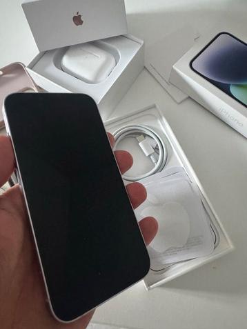 Nette iPhone 14 met accessoires! beschikbaar voor biedingen
