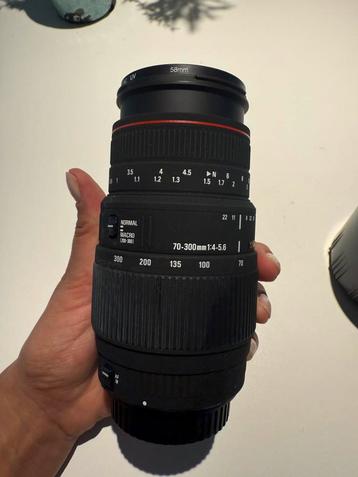 Canon 70–300mm f/4–5.6 telelens beschikbaar voor biedingen