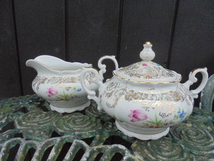Roomstel Wunsiedel Bavaria met bloemboeket en veel goud deco, Antiek en Kunst, Antiek | Servies los, Ophalen of Verzenden