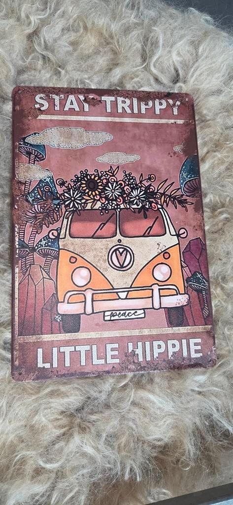 Metalen VW Bord - Stay Trippy Little Hippie, Huis en Inrichting, Woonaccessoires | Wanddecoraties, Gebruikt, Ophalen of Verzenden
