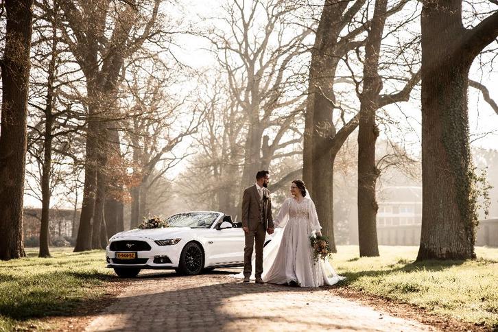 FORD MUSTANG trouwauto huren zelf rijden Cabrio mustang wit, Diensten en Vakmensen, Verhuur | Auto en Motor, Trouwauto