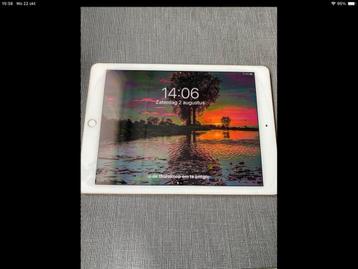 Ipad 2th gen. Wifi 128 GB met kleur storing. beschikbaar voor biedingen