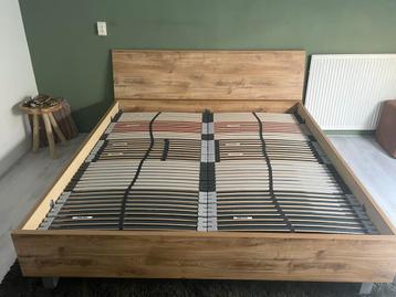Ledikant 180x200 cm beschikbaar voor biedingen