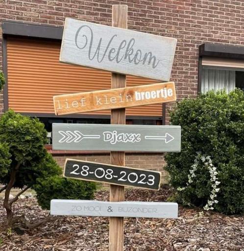 Wegwijzers geboorte bruiloft Communie reclame feestjes, Huis en Inrichting, Woonaccessoires | Overige, Ophalen of Verzenden