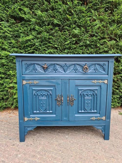 Wat is blauw, stoer & boordevol karakter? Dit kastje!, Antiek en Kunst, Antiek | Meubels | Kasten, Ophalen
