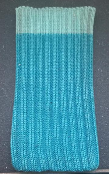 Blauw telefoonsokje beschikbaar voor biedingen