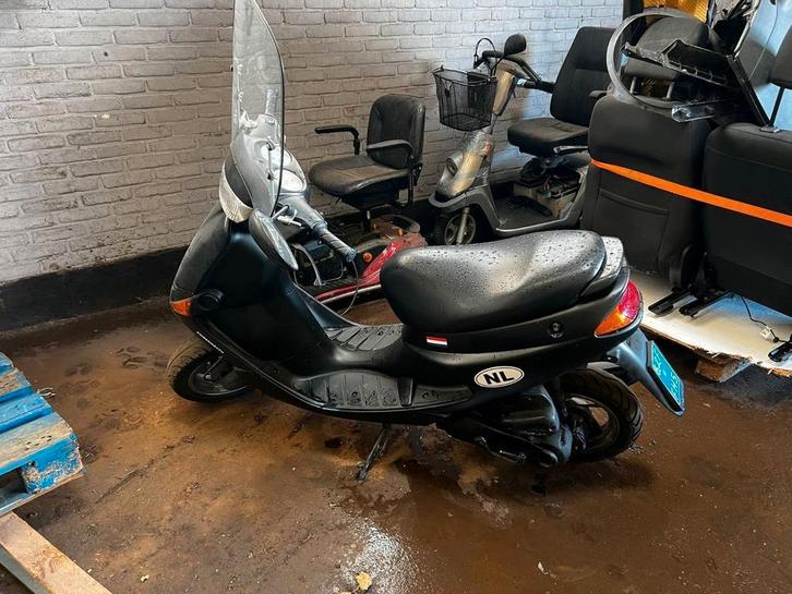 Peugeot Zenith Scooter - Betrouwbaar!, Fietsen en Brommers, Snorfietsen en Snorscooters, Zo goed als nieuw, Peugeot, Benzine, Ophalen