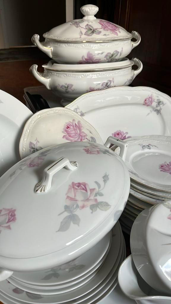 Vintage serviesonderdelen met rozen, Antiek en Kunst, Antiek | Servies compleet, Ophalen