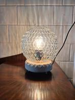 Retro vintage tafellampje, unieke lamp, glazen bol, Huis en Inrichting, Lampen | Tafellampen, Minder dan 50 cm, Gebruikt, Ophalen of Verzenden