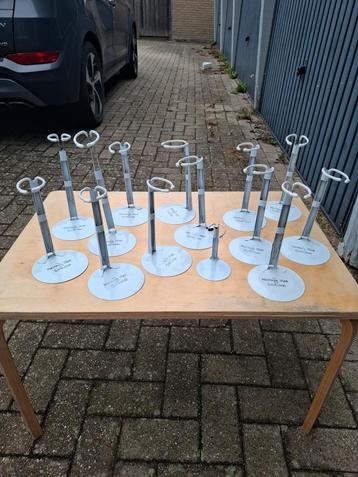 Poppenstandaards - Heritage Mint Collection beschikbaar voor biedingen