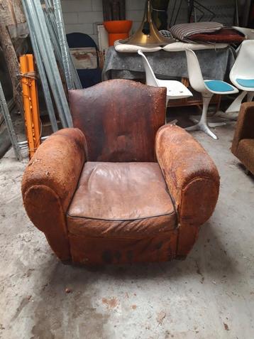 Vintage leren fauteuil beschikbaar voor biedingen