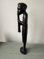 Vintage Afrikaans beeld hout Man spelend op een fluit Zwart., Antiek en Kunst, Ophalen of Verzenden
