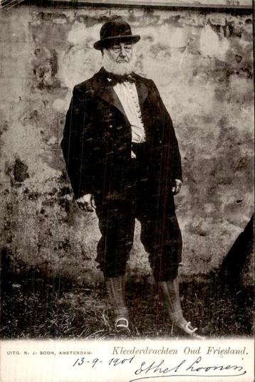 Kleederdrachten Oud- Friesland beschikbaar voor biedingen