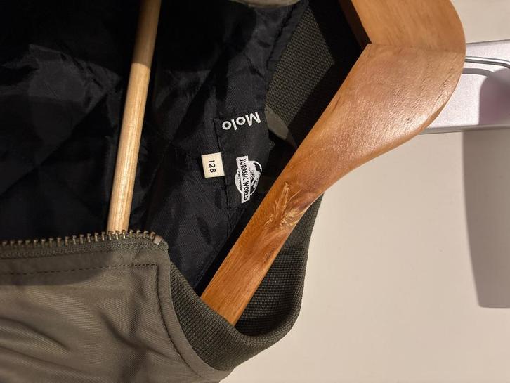 Winterjas Molo voor kinderen maat 128, Kinderen en Baby's, Kinderkleding | Maat 128, Zo goed als nieuw, Jongen, Jas, Ophalen of Verzenden