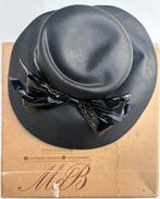 Vintage damenshoed van Hofleverancier Maison De Bonneterie, Kleding | Dames, Hoeden en Petten, Ophalen, Zo goed als nieuw, One size fits all