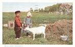 Volendam, Geitje voeren (1925) 131132, Ophalen of Verzenden, 1920 tot 1940, Gelopen, Noord-Holland