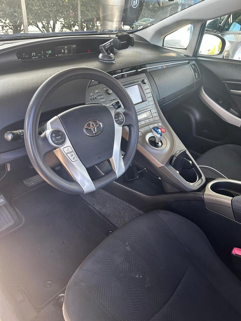 Toyota Prius 1.8 Full Hybrid 136PK Aut 2014 Rood, Auto's, Toyota, 1340 kg, 4 cilinders, Bluetooth, Origineel Nederlands