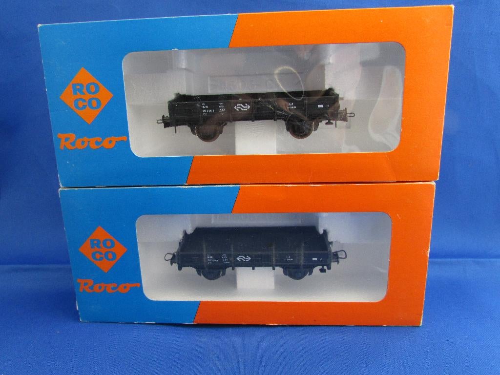Twee ROCO ns goederen wagens., Gelijkstroom, Analoog, Ophalen of Verzenden, Roco