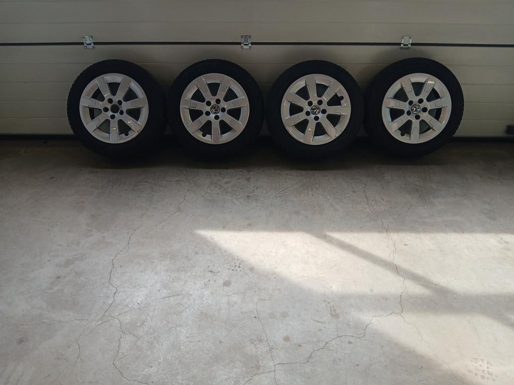 Winterset volkswagen polo 2010-2017 15INCH lichtmetaal., Ophalen, 15 inch, Banden en Velgen, Winterbanden