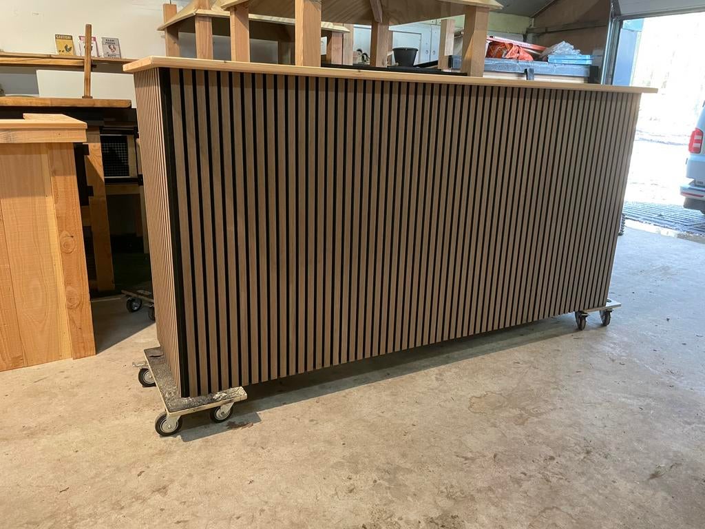 Nieuwe balie of bar op maat van akoestische panelen, Ophalen, Nieuw