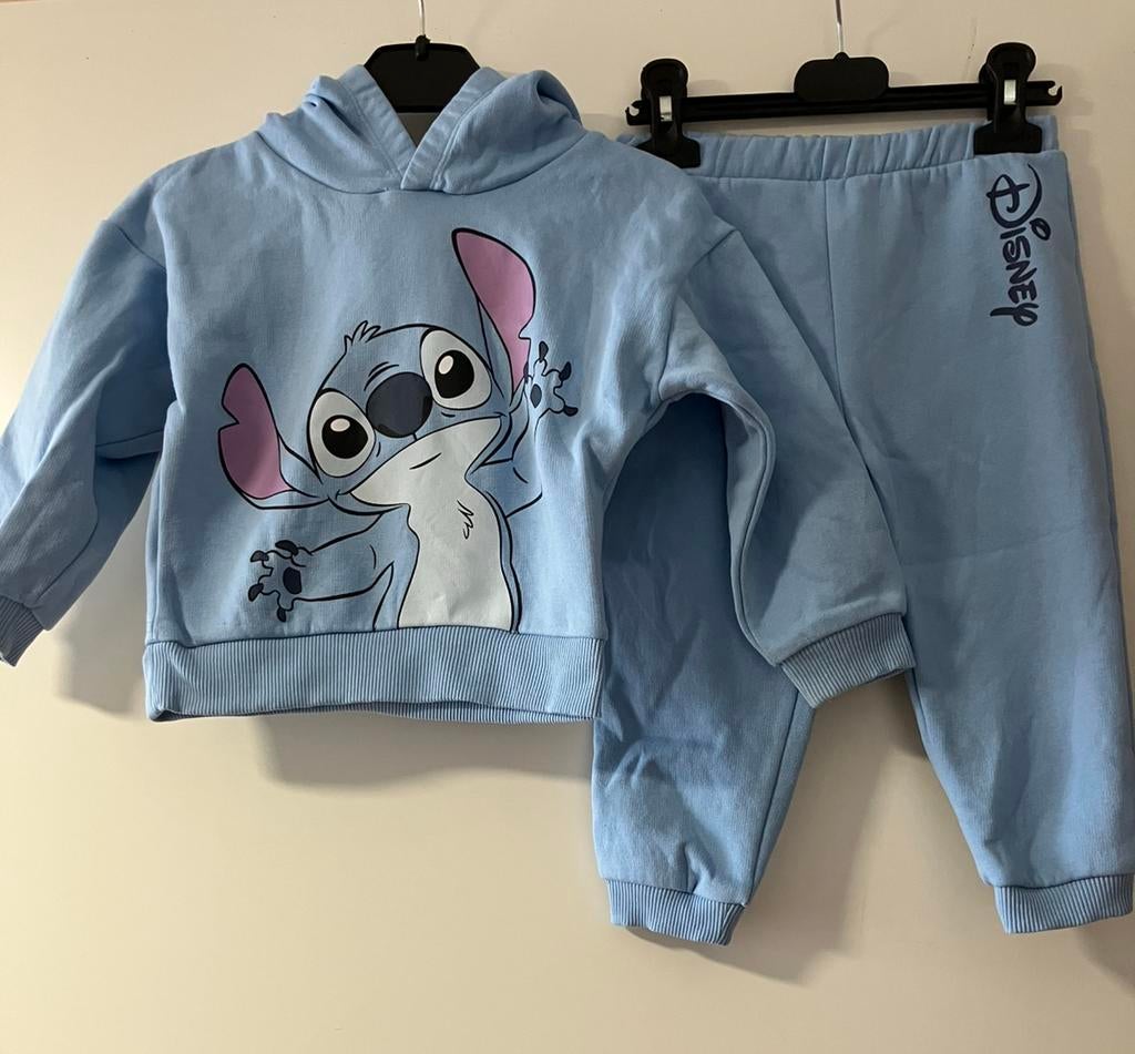 Leuke Stitch Disney Joggingpak trui hoodie en broek maat 92, Ophalen of Verzenden, Zo goed als nieuw, Jongen, Setje