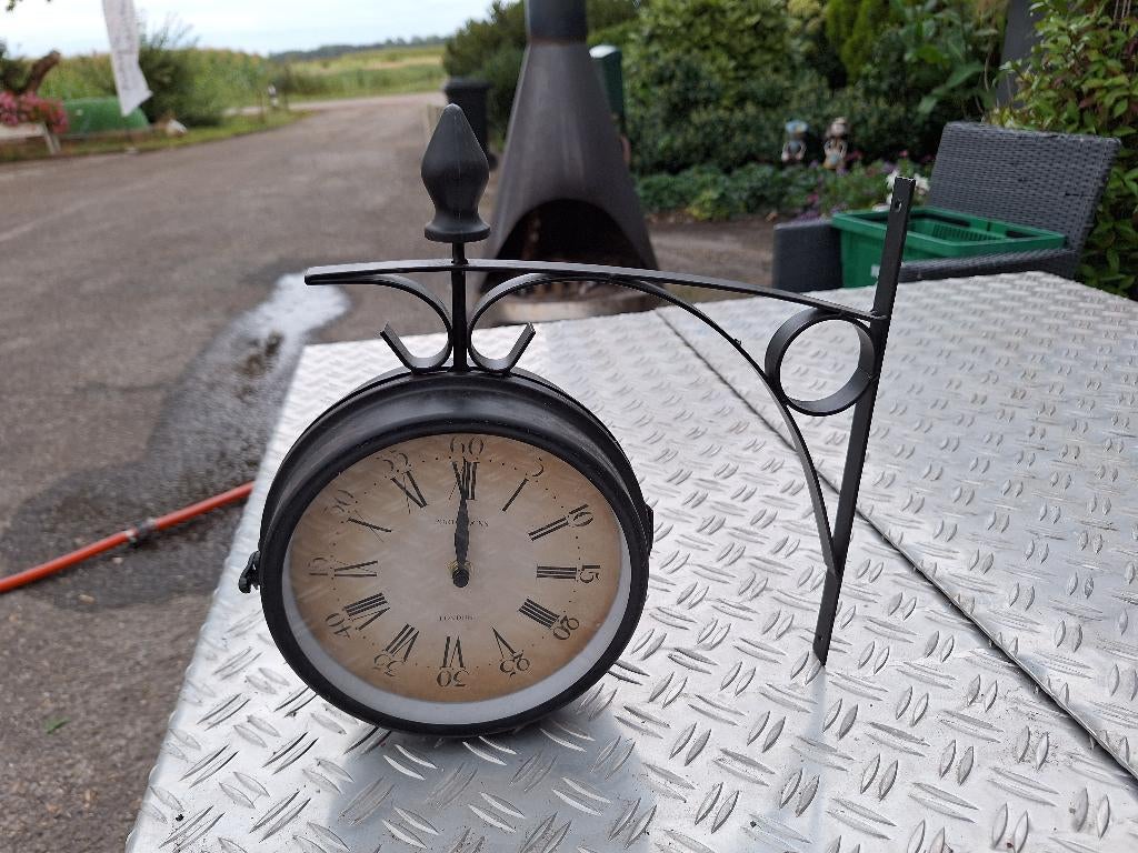 kleine stationsklok, Ophalen of Verzenden, Zo goed als nieuw, Analoog, Wandklok