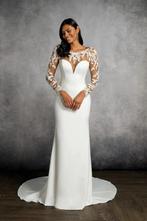 Trouwjurk met lange mouwen maat 40/42 sample, Ophalen of Verzenden, Zo goed als nieuw, Wit, Trouwjurk