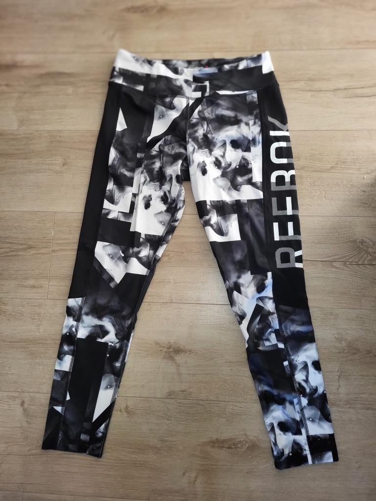 Reebok sportlegging - Zwart/Wit patroon M 38 💫, Kleding | Dames, Sportkleding, Maat 38/40 (M), Zwart, Nieuw, Ophalen of Verzenden