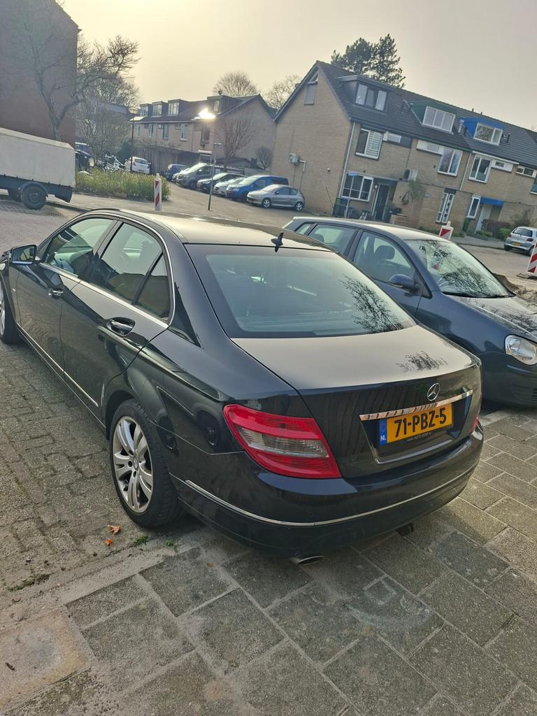Mercedes-Benz C-Klasse 2.2 CDI C180 Sedan AUT 2011 Zwart, Auto's, Mercedes-Benz, Automaat, 1800 kg, 4 cilinders, Zwart