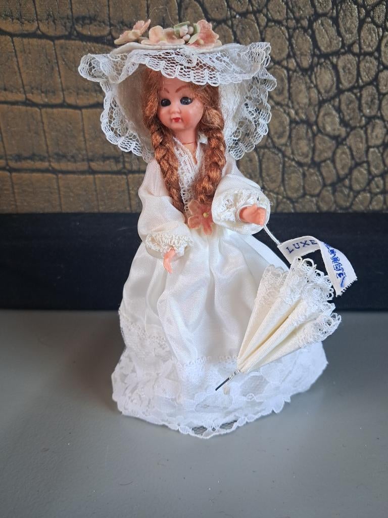 Antiek Popje Luxemburg - Charmante Verzamelpop, Verzamelen, Poppen, Ophalen of Verzenden, Gebruikt, Pop