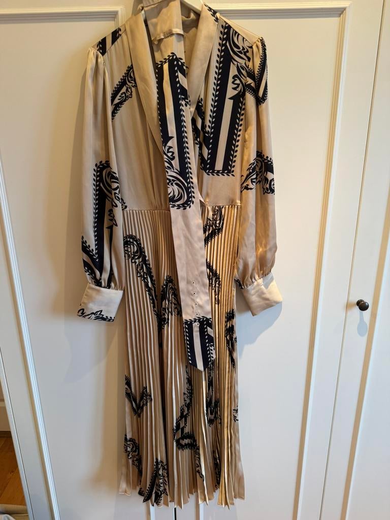 Josh V jurk maat M, Maat 38/40 (M), Overige kleuren, Ophalen of Verzenden, Zo goed als nieuw