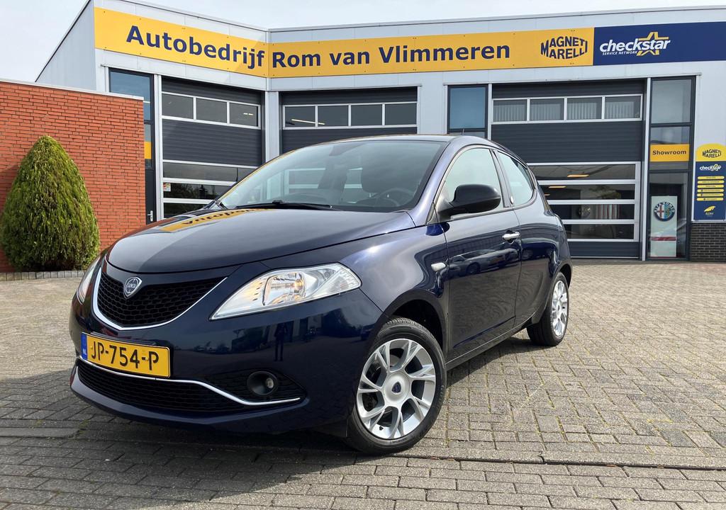 Lancia Ypsilon 1.2 Opening Edition | LM velgen | Trekhaak |, Auto's, Lancia, Voorwielaandrijving, Stof, Gebruikt, 4 cilinders