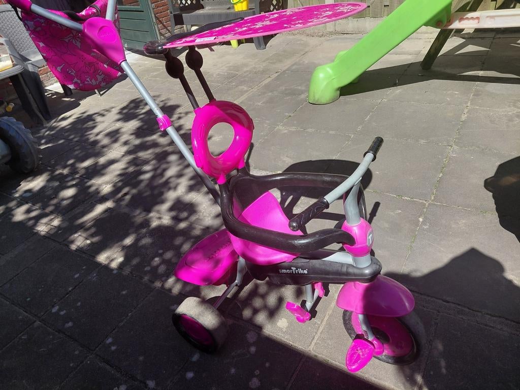 Roze Smart Trike driewieler met duwstang en zonnescherm, Fietsen en Brommers, Ophalen, Gebruikt, Smart Trike, Duwstang