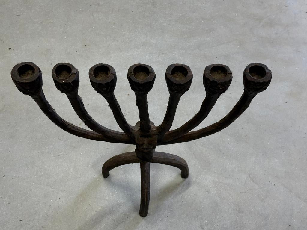 Te koop gietijzeren kandelaar, Ophalen