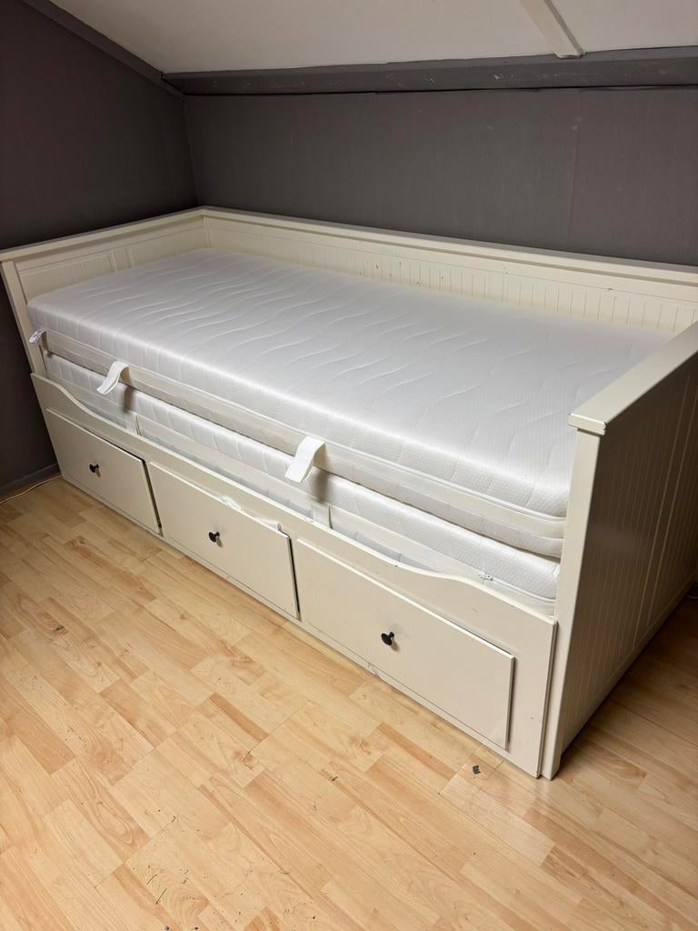 Bedbank ikea, Huis en Inrichting, Slaapkamer | Bedden, Ophalen, Gebruikt, Wit, Tweepersoons