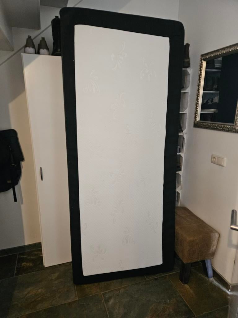 Twee matrassen van Swiss Sense pocket comfort 500, Ophalen, 90 cm, Eenpersoons, 210 cm