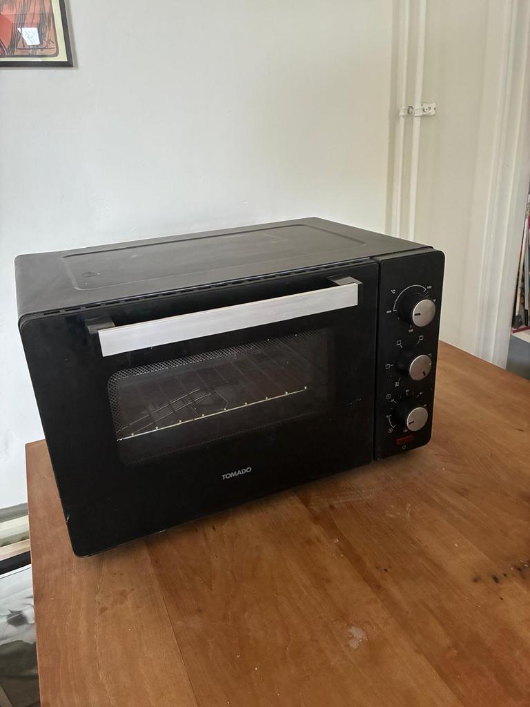 Tomado vrijstaande oven 30L – hetelucht - zo goed als nieuw, Witgoed en Apparatuur, Ovens, Ophalen, Zo goed als nieuw, Minder dan 45 cm