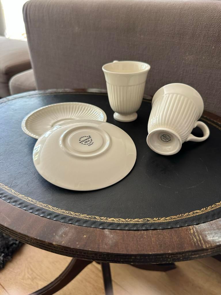 Twaalfdelige set Wedgwood koffiekopjes met schotels, Huis en Inrichting, Keuken | Servies, Ophalen of Verzenden, Zo goed als nieuw