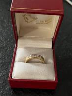 TROUWRING 18 KARAAT BEZET MET 24 DIAMANTEN 0.36 KARAAT, Met kristal, Gebruikt, Ophalen of Verzenden, 17 tot 18