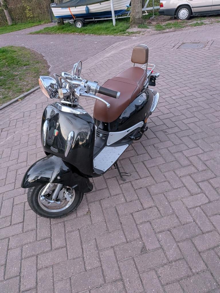 Modena snorscooter - Elektrische start - Weinig kilometers, Ophalen of Verzenden, Gebruikt, Benzine, Overige merken