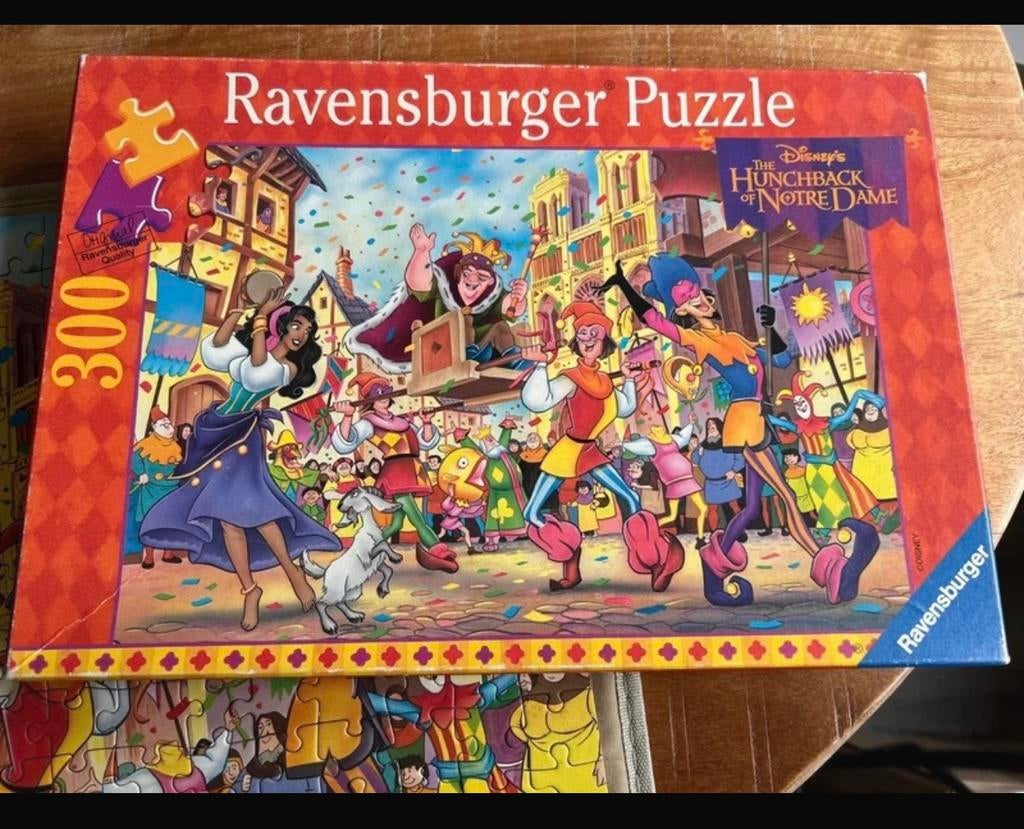 Ravensburger puzzel 300 stukjes Disney klokkenluider van de, Ophalen of Verzenden, Minder dan 500 stukjes, Zo goed als nieuw