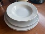 Borden Gratis, Huis en Inrichting, Keuken | Servies, Ophalen, Overige stijlen, Bord(en)
