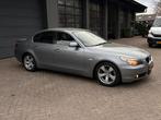 BMW 5-Serie 2.5 I 525 AUT 2004 Grijs, Auto's, Automaat, Achterwielaandrijving, Zwart, 2000 kg